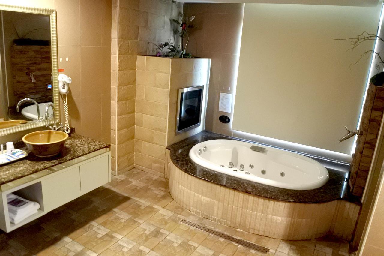 Yingge North Country Motel מראה חיצוני תמונה